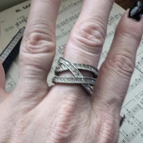Elegant Silver-Tone Crystal Ring Criss Cross Design Size 7 - Picture 2 of 8